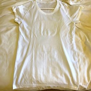 Swiftly Tech Lululemon T-shirt